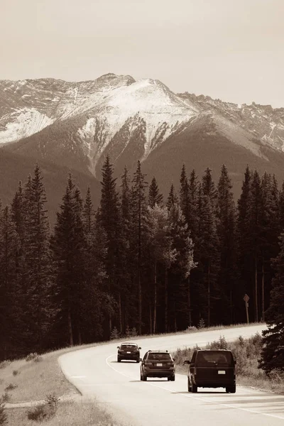 Banff Park araba yolculuğu — Stok fotoğraf
