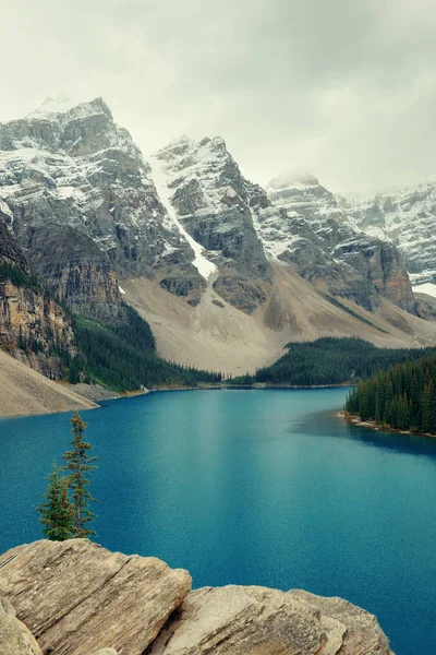 Moraine lake i Kanada — Stockfoto