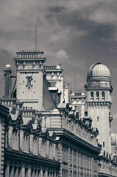 Edifícios telhados em Paris — Fotografia de Stock