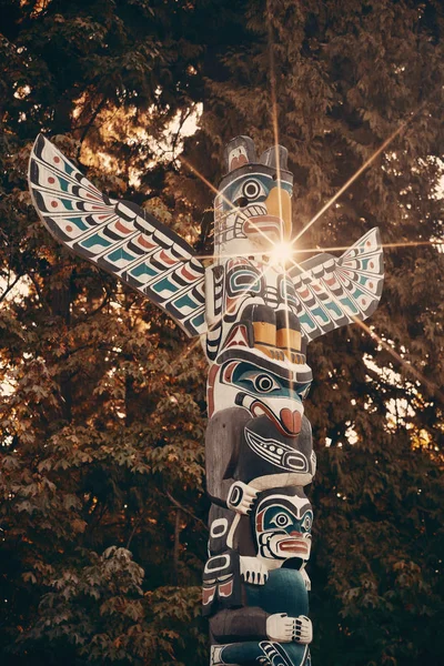 Indian totem poles — Stock Photo, Image