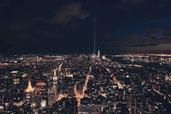 New Yorkin siluetti — kuvapankkivalokuva