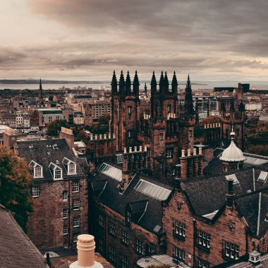 Edinburgh şehir çatı görünümü