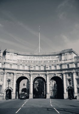 Bahriye arch Londra