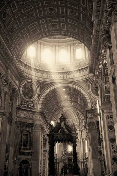 St. Peters Basílica interior — Fotografia de Stock
