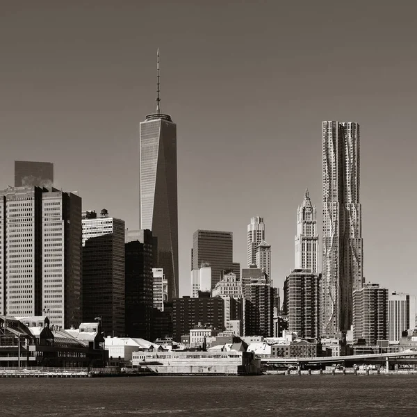 マンハッタンのダウンタウンのスカイライン — ストック写真