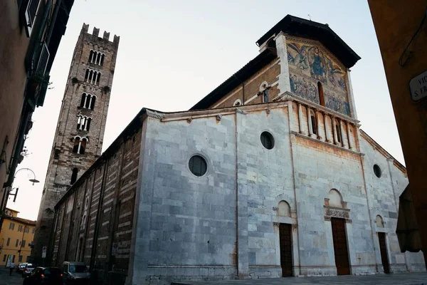 Igreja de San Pietro torre sineira — Fotografia de Stock