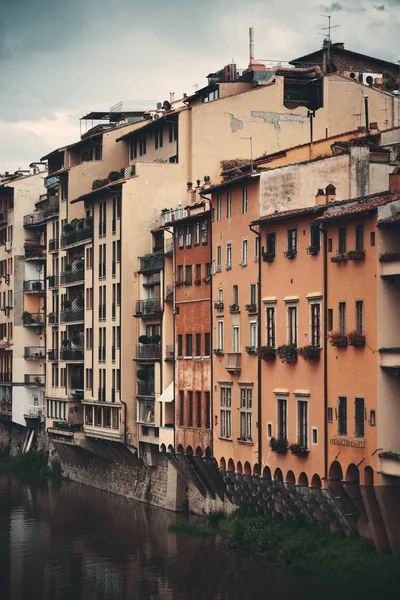 Floden Arno i Florens, Italien. — Stockfoto