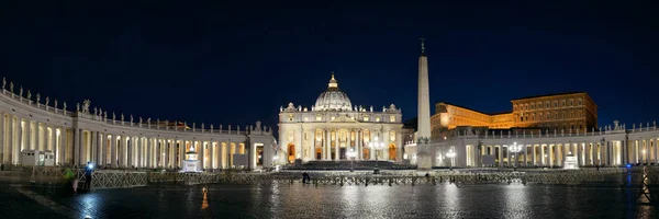 St peters basilica bei Nacht — Stockfoto