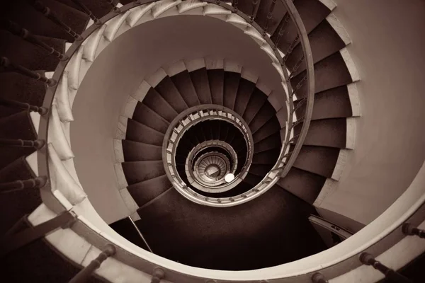 Spiral staircase in old building — Stock Photo, Image