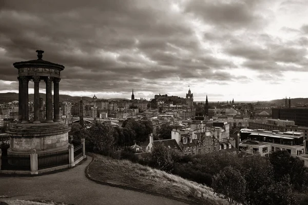 Skyline van de stad Edinburgh — Stockfoto