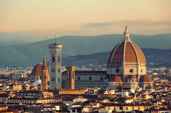 Cathédrale de Florence avec skyline — Photo