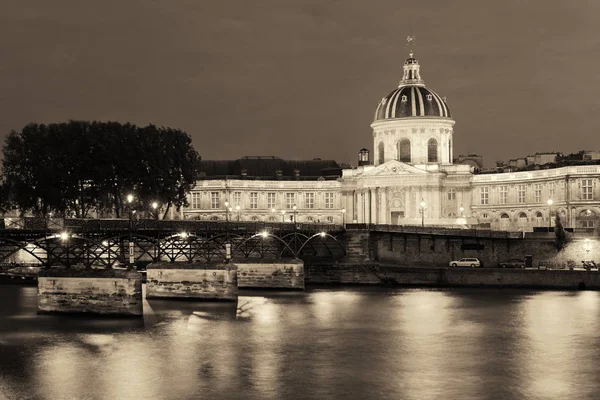 River Seine und Institut von Frankreich — Stockfoto