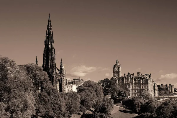 Scott monument in Edinburgh — Stockfoto