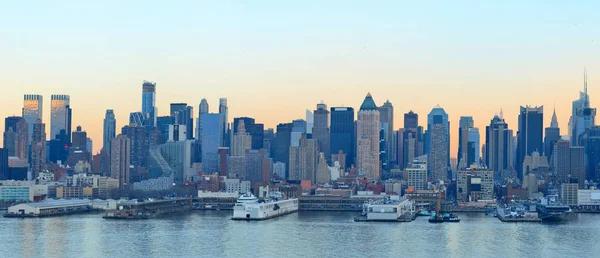 New York City bij zonsondergang — Stockfoto