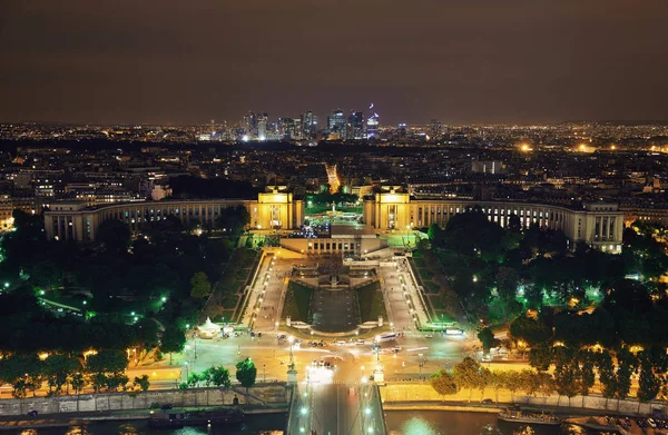 Paříž město s la Défense v noci — Stock fotografie