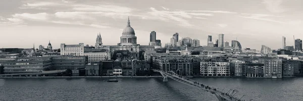 St. Paul 's Cathedral in London — Stockfoto