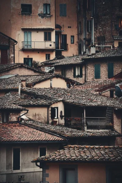 Edificios antiguos en siena, italia — Foto de Stock