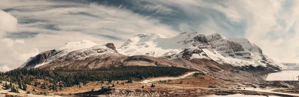 Columbia Icefield hegyek — Stock Fotó