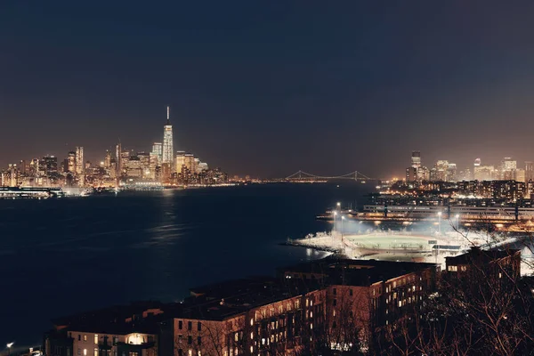 Центр Манхэттена и Нью-Джерси ночью — стоковое фото