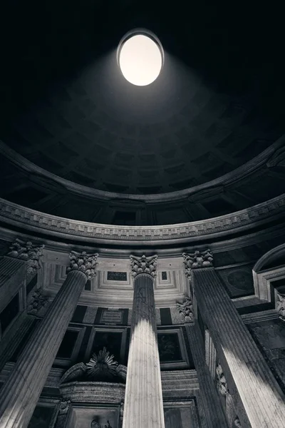 A fénysugár a római Pantheon belső — Stock Fotó