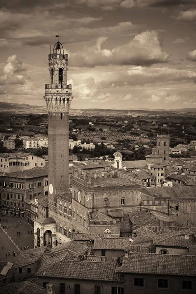 Középkori város Siena városára kilátás — Stock Fotó
