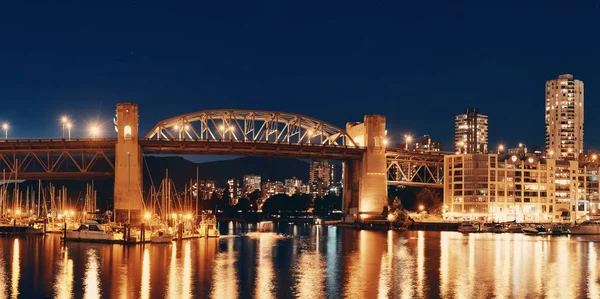 Vancouver False Creek éjjel — Stock Fotó