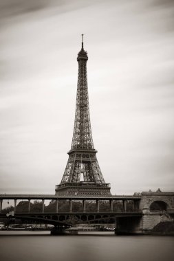 Seine Nehri ve Eyfel Kulesi Paris