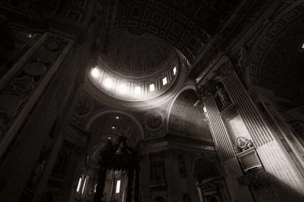 Interno della Basilica di San Pietro — Foto Stock