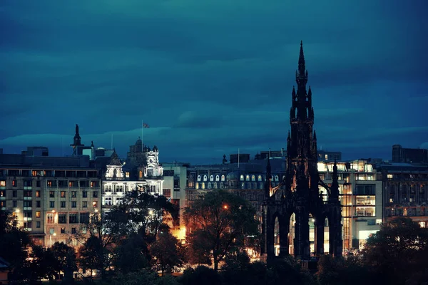 Edimburgo à noite no Reino Unido — Fotografia de Stock