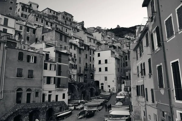 Riomaggiore вид на набережную — стоковое фото