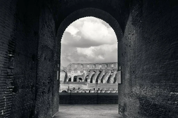 Vista del Coliseo en Roma — Foto de Stock