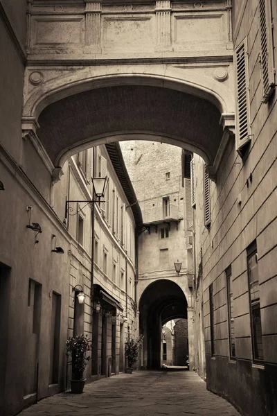 Torbogen der Siena-Straße — Stockfoto