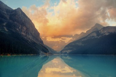 Banff Ulusal Parkı içinde Kanada