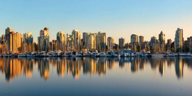 Gün batımında Vancouver şehir mimarisi