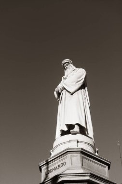 Leonardo da Vinci için anıt 