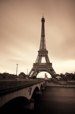 Paris 'teki Eyfel Kulesi