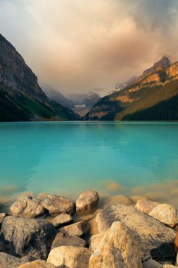 Banff Ulusal Parkı içinde Kanada
