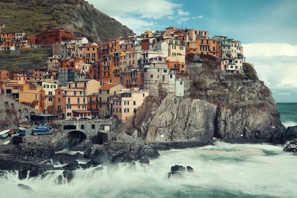 Cinque Terre 'deki Manarola şehri. — Stok fotoğraf