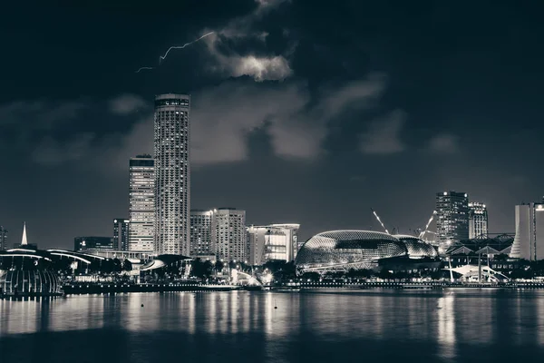 Singapore skyline 's nachts — Stockfoto