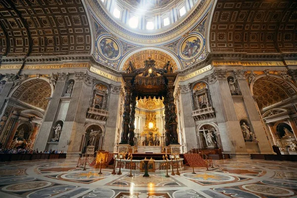 St. Peters baziliky interiér — Stock fotografie