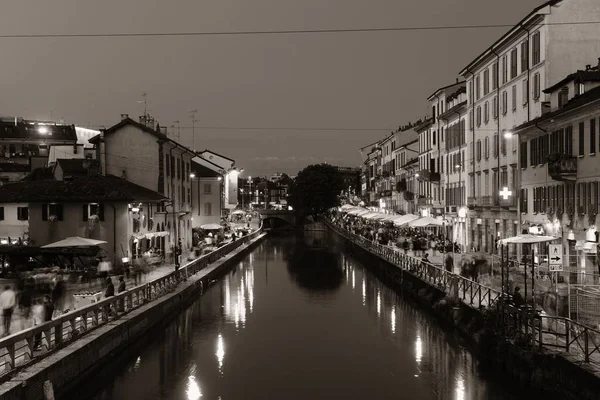 Каналом Навільйо Гранде у Мілані — стокове фото