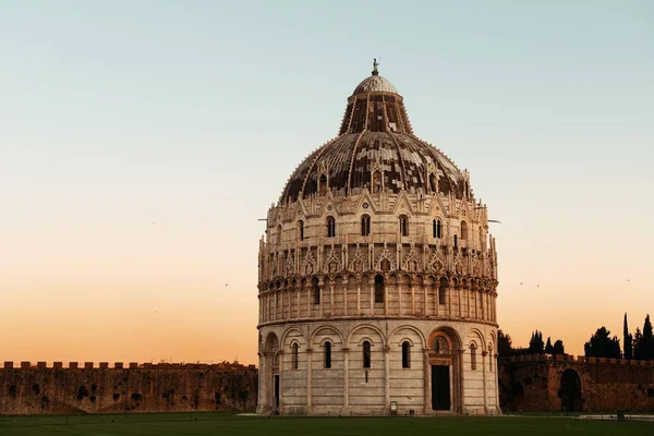 Pisa Piazza dei Miracoli al amanecer — Foto de Stock