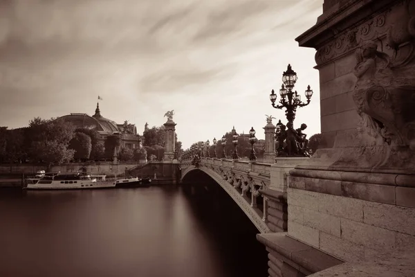 Puente Alexandre III en París — Foto de Stock