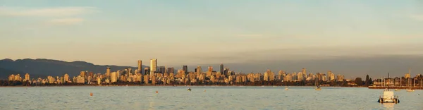 Skyline van de stad van Vancouver — Stockfoto