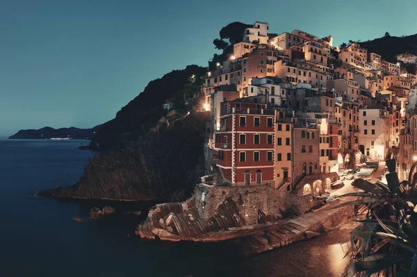 Riomaggiore вид на набережную — стоковое фото