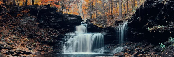 Autumn waterfalls in park — Stock Photo, Image
