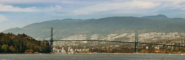 Мост Лайонс Гейт в Ванкувере — стоковое фото