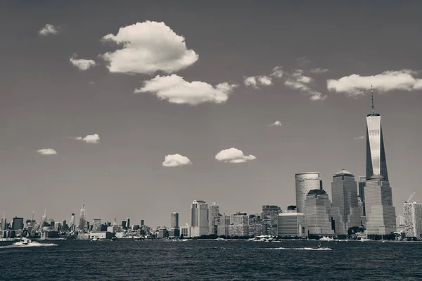 マンハッタンのダウンタウンのスカイライン — ストック写真
