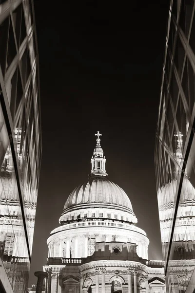St. Pauls Kathedrale — Stockfoto