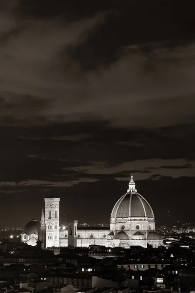 Catedral de Florencia skyline por la noche — Foto de Stock